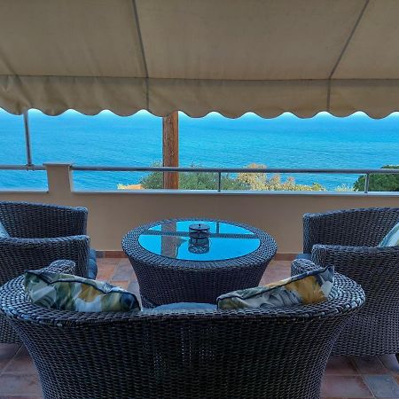 Appartamento Golden Sunrise Gythio Esterno foto
